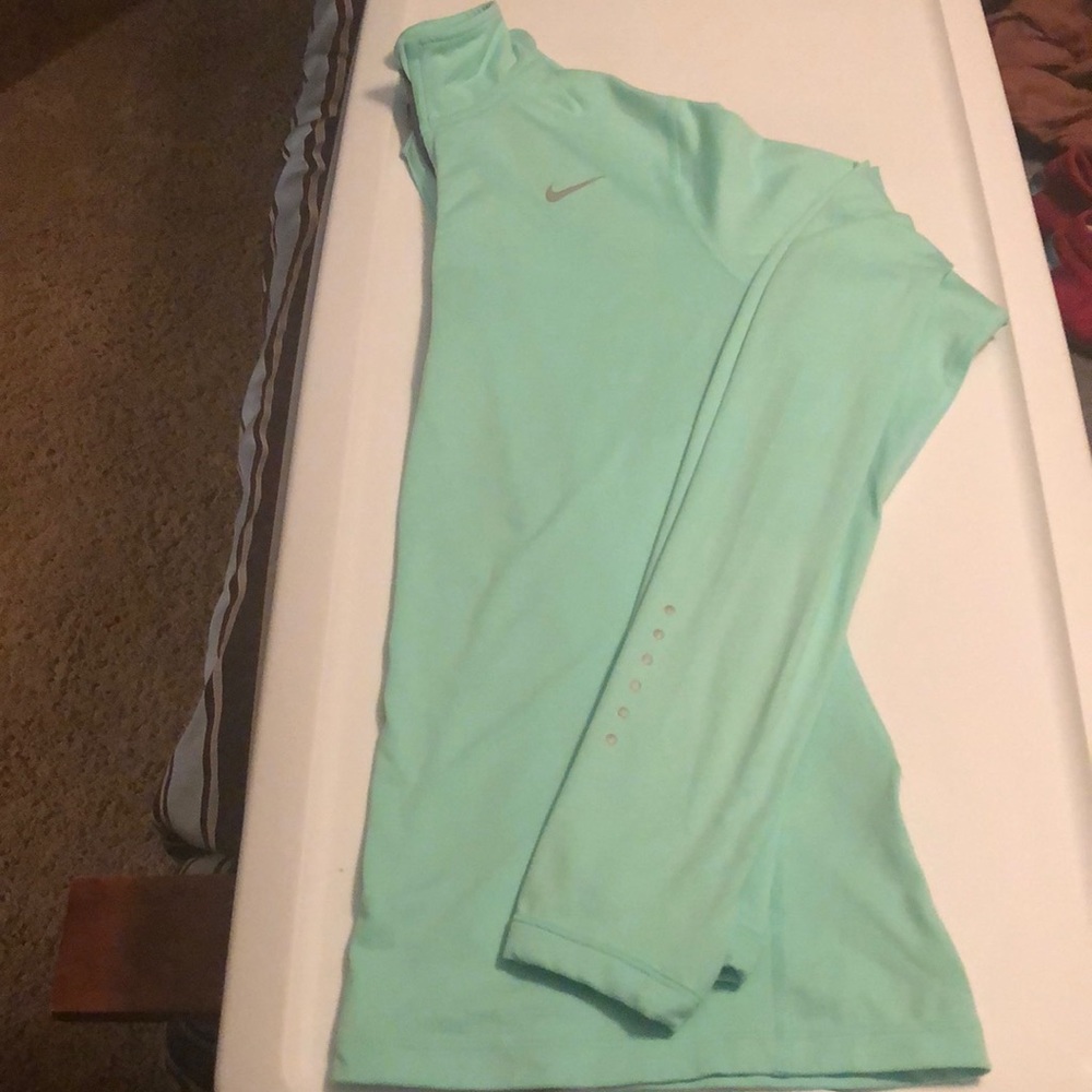 Nike 1/4 zip long sleeve top
